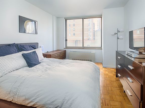 3rd image of 200 E 89th St APT 6F