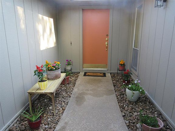 3rd image of 16326 Havenhurst Dr