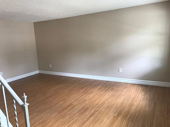 2nd image of 133 Creekside Dr #133