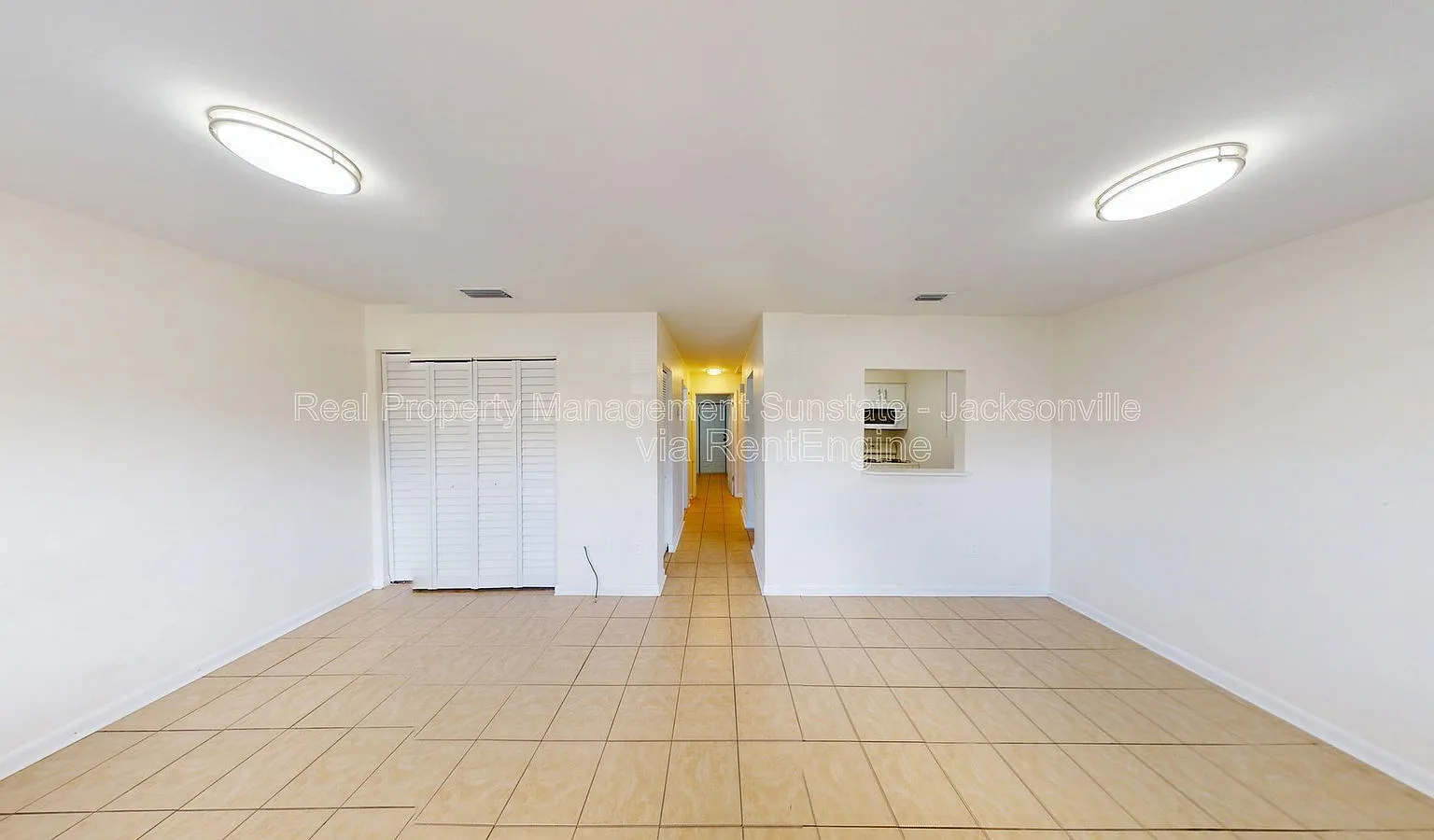 2 bed, 1.0 bath, 700 sqft, $1,050 — Photo 2