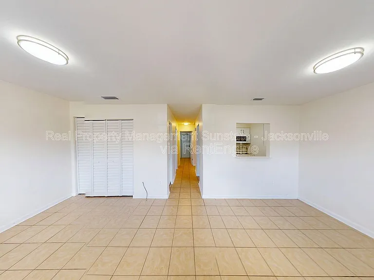 1010 Bronson St #12 — Photo 2