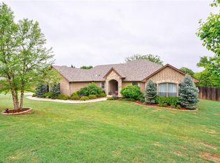 12352 Maple Ridge Ln, Guthrie, OK 73044