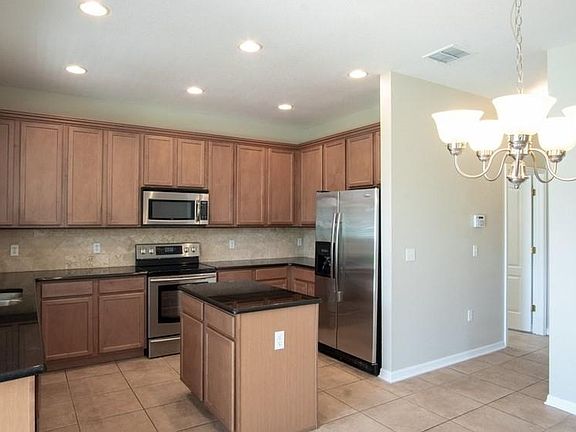 5th image of 603 Lost Grove Cir