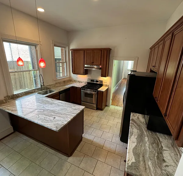 1414 Floyd Ave — Photo 16