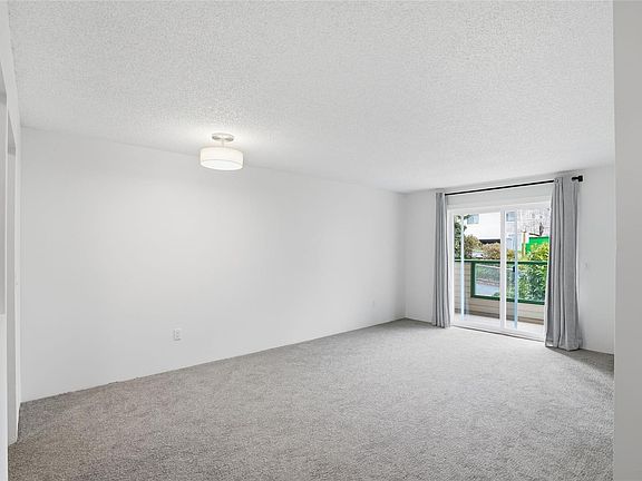 3rd image of 3108 Barons Rd #202