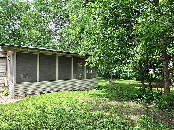 4th image of 539 Brisbin St