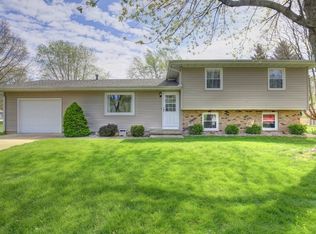 202 Marcella Dr, Mahomet, IL