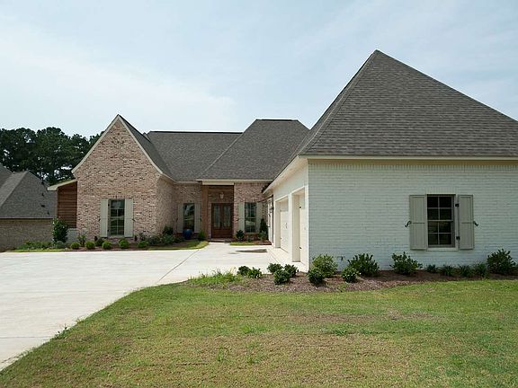 3rd image of 190 Ironwood Plantation Blvd