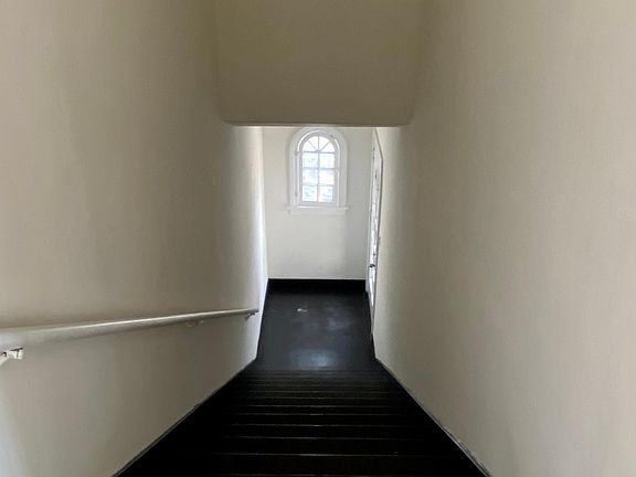 3rd image of 1147 Gordon St #1/2