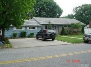 77 E 14th St, Huntington Station, NY 11746
