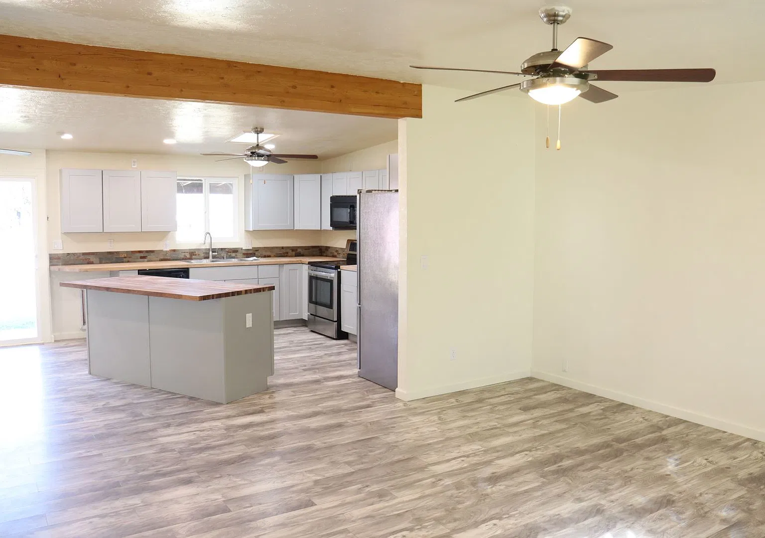 Three bedroom home — Photo 3
