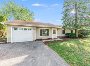 683 Rockhurst Rd, Bolingbrook, IL 60440