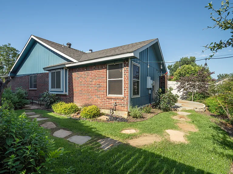 1425 Thistlewood Ln — Photo 20