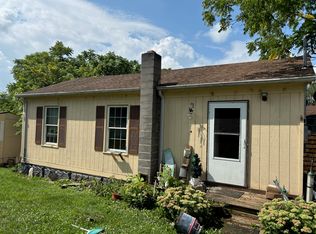 507 4th St, Luray, VA 22835