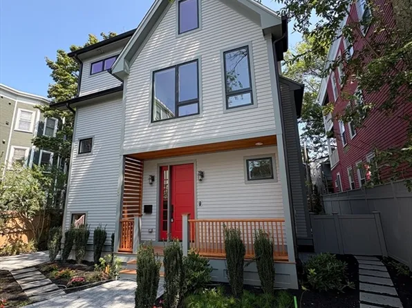 106 Inman St #3, Cambridge, MA 02139