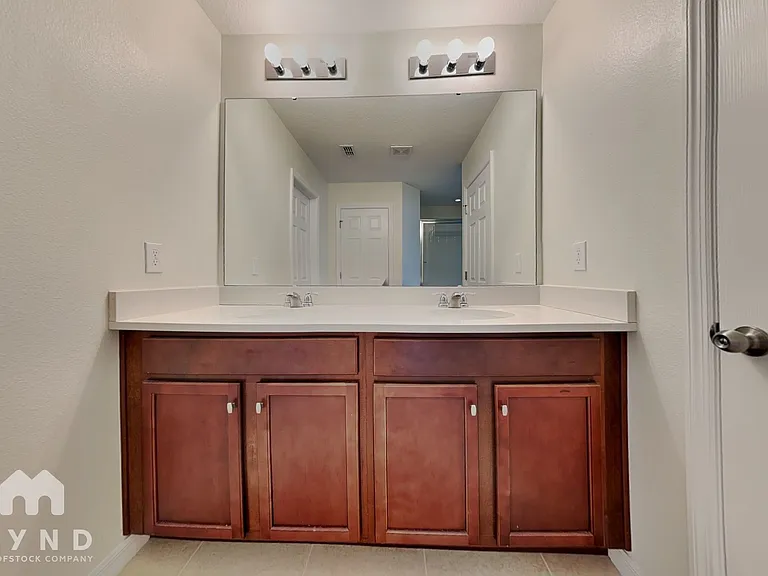 8831 Herencia Aly — Photo 9