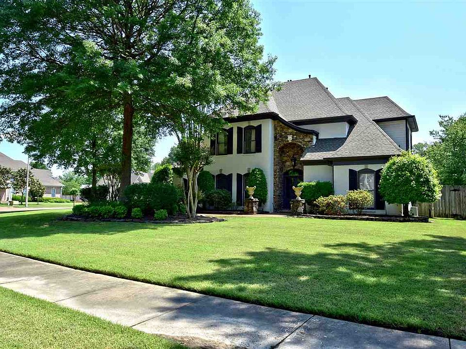 1st image of 9825 N Houston Oak Dr