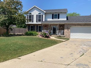 3560 Grandmore Ave, Gurnee, IL 60031