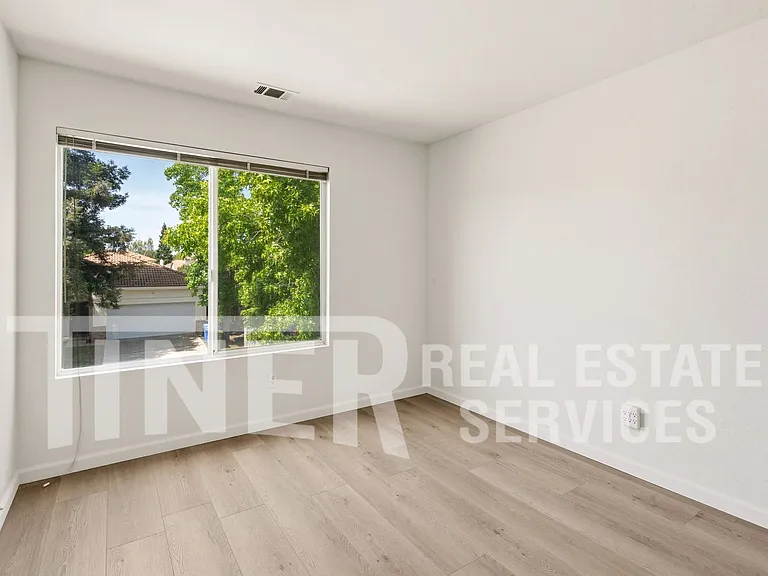 6931 Romanzo Way — Photo 19