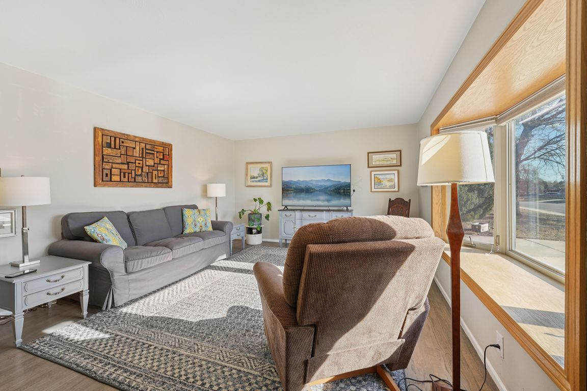 next background image