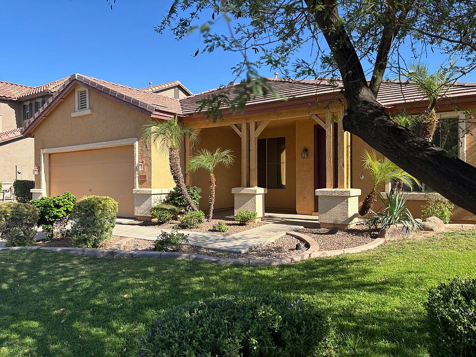 1st image of 3147 E Vallejo Dr