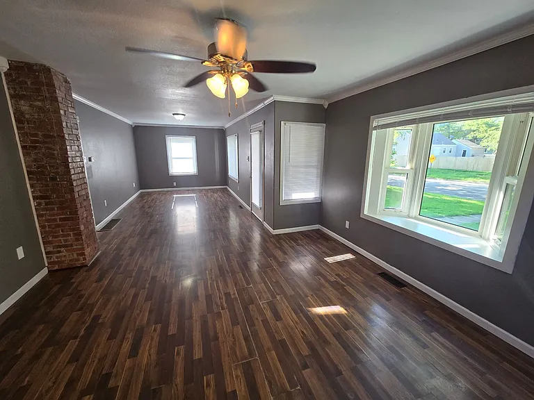 1006 Dexter St — Photo 1