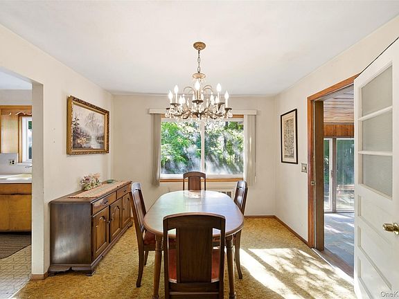 3rd image of 17 Soundview Drive