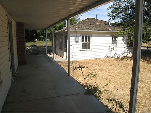 2nd image of 542 E Las Palmas Ave