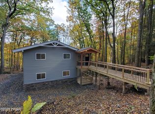 214 Country Club Dr, Lords Valley, PA 18428