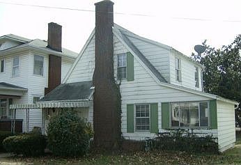 1st image of 1046 E 2nd St