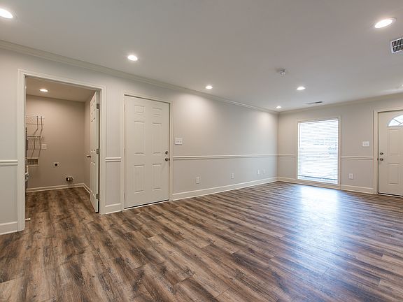 5th image of 455 Bolton Rd NW