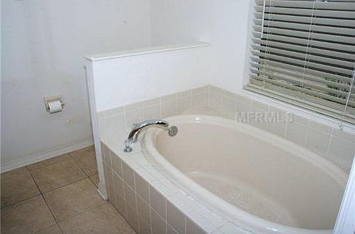 5th image of 7034 Kendall Heath Way
