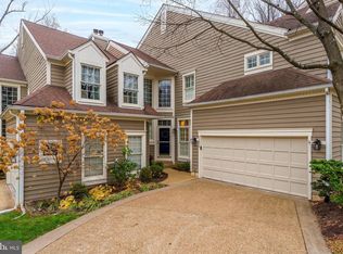 11426 Hollow Timber Ct, Reston, VA 20194