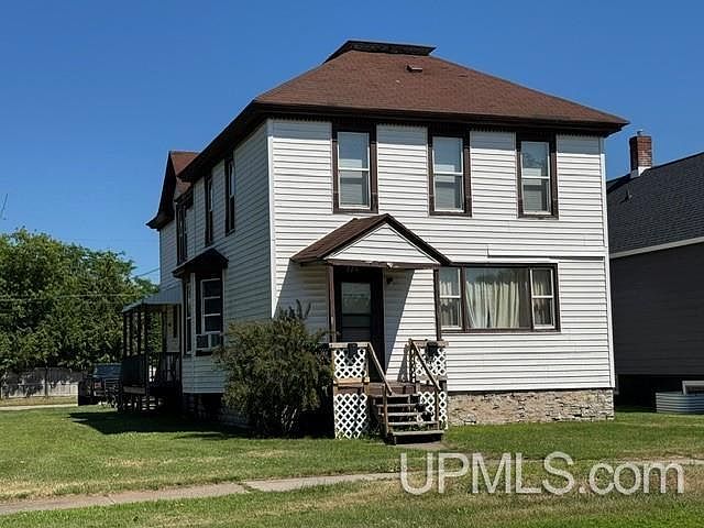 1st image of 226 N 15th St
