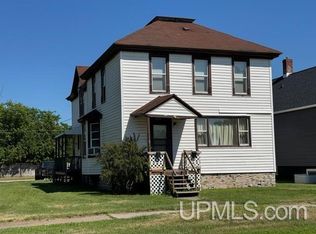 226 N 15th St, Escanaba, MI 49829