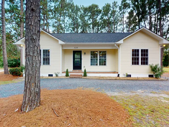 125 Forest Place, Aberdeen, NC 28315