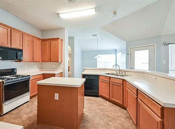 4th image of 901 Leadville Dr