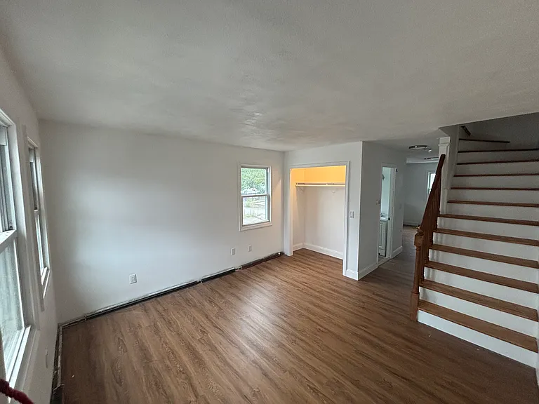 466 Admiral St #B — Photo 5