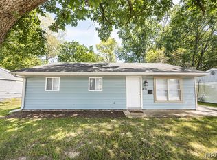 15 Scarlet Dr, Belleville, IL 62220