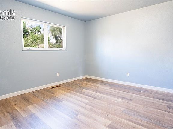 4th image of 2519 Monterey Rd