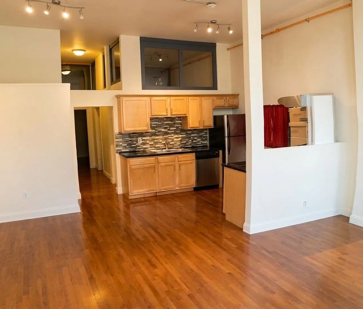2405 Sarah Street — Photo 3