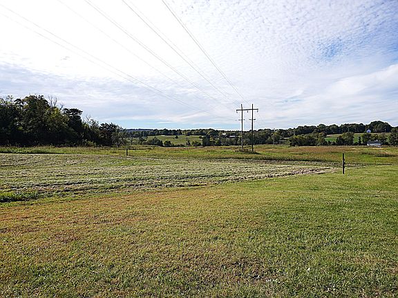 3rd image of 913 Brotherton Rd