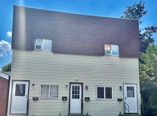 963 5th Ave APT 1, East Mc Keesport, PA