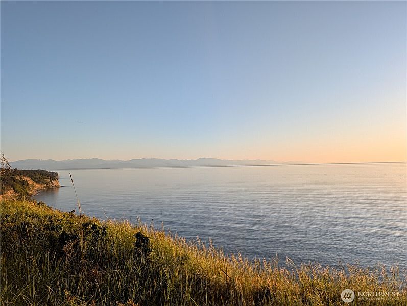 5th image of 2089 West Beach Road