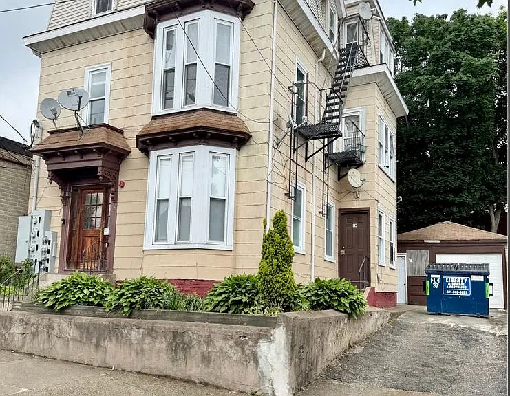 47 Montgomery Street — Photo 1