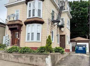 47 Montgomery St #2R, Pawtucket, RI 02860