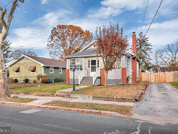 3rd image of 48 Oriental Ave