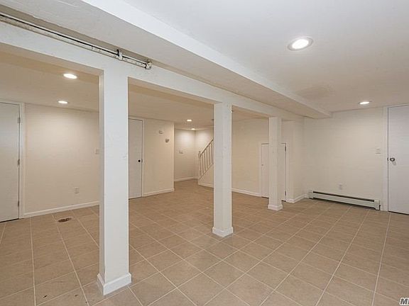 5th image of 26 Maplewood St