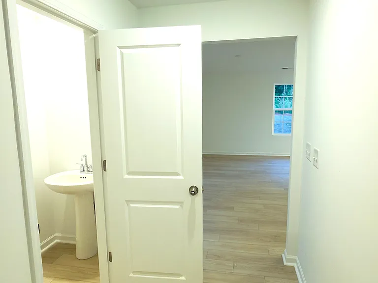 6 Latrell Ln — Photo 10