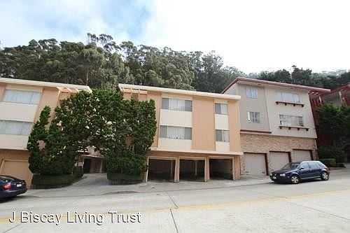 1st image of 416 Warren Dr #1
